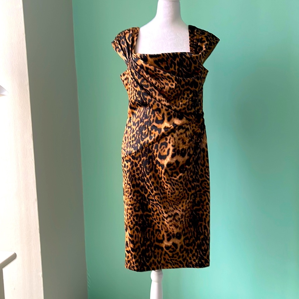 Gorgeous print flattering on body size 12 cocktail dress below knees
